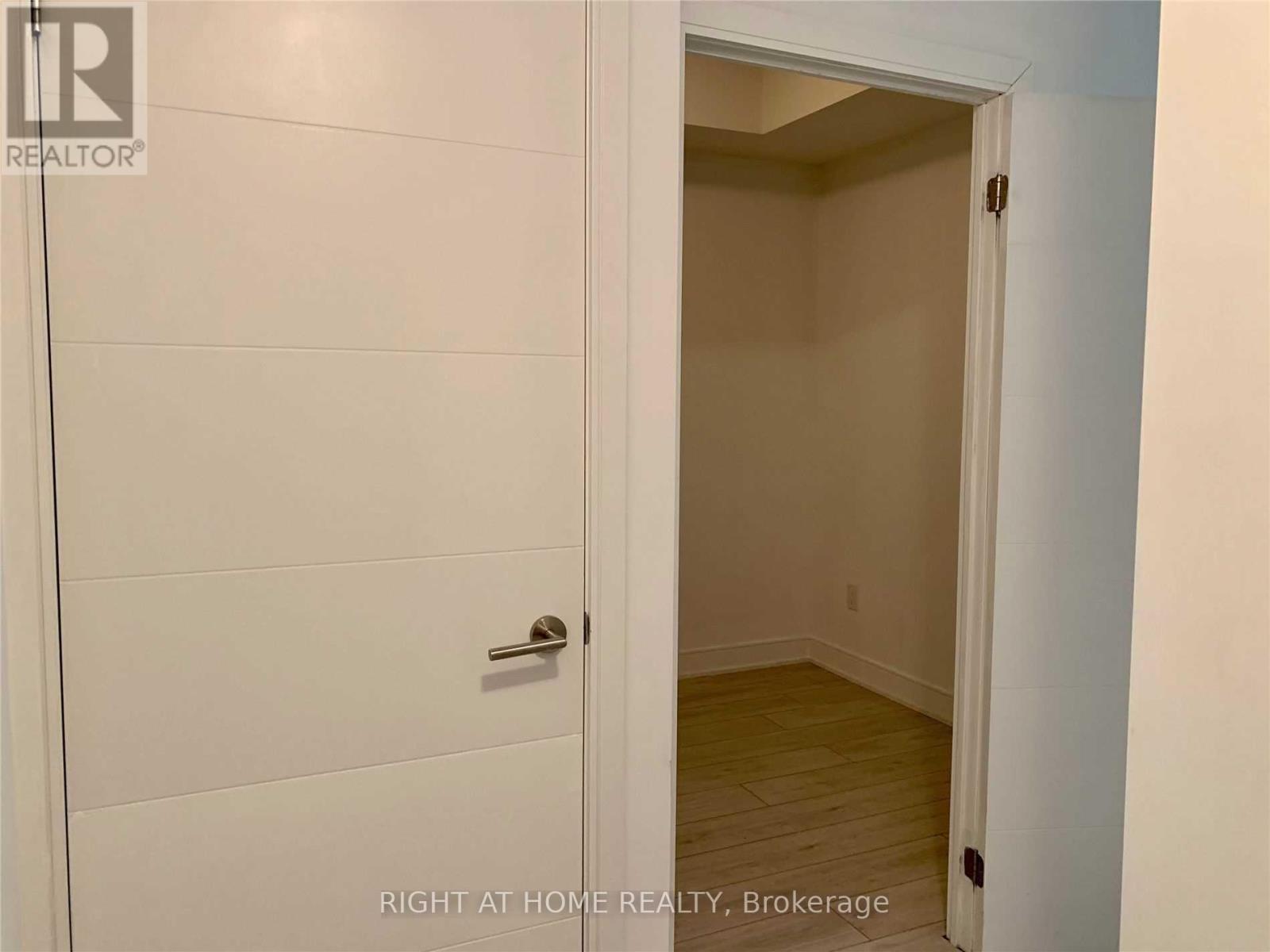 218 - 525 Adelaide Street W, Toronto, Ontario  M5V 1T6 - Photo 8 - C12664282