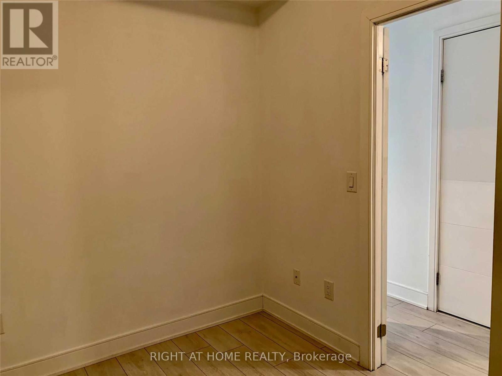 218 - 525 Adelaide Street W, Toronto, Ontario  M5V 1T6 - Photo 9 - C12664282