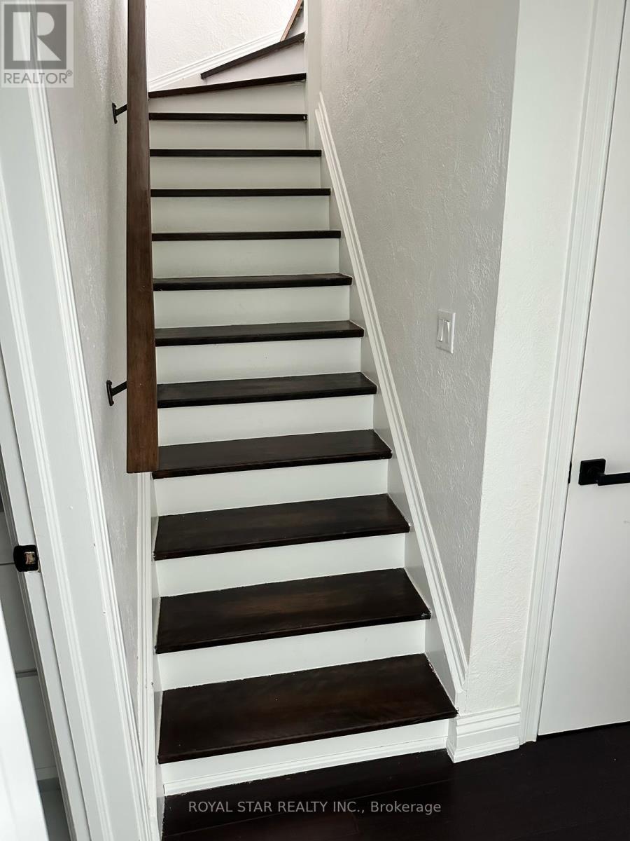 Room - 9 Roycrest Avenue, Toronto, Ontario  M2N 1R1 - Photo 8 - C12664302