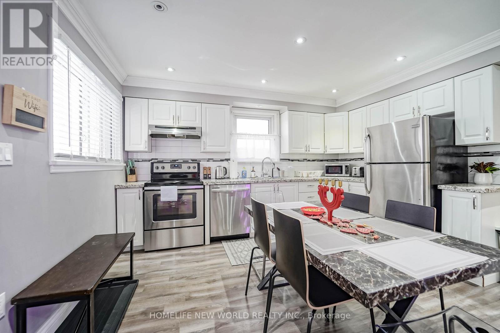 137 Banting Avenue, Oshawa, Ontario  L1H 2M5 - Photo 6 - E12664306