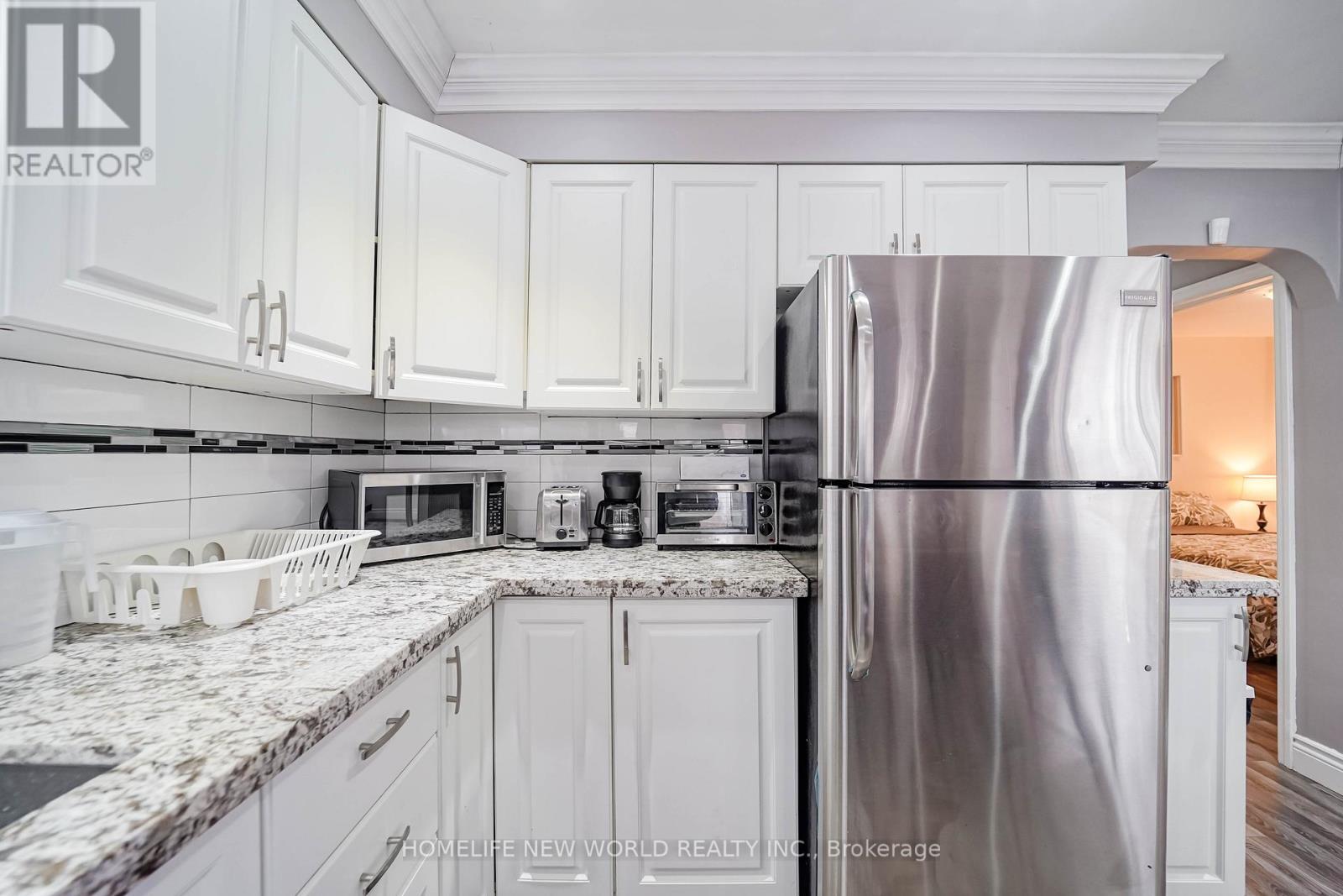 137 Banting Avenue, Oshawa, Ontario  L1H 2M5 - Photo 7 - E12664306