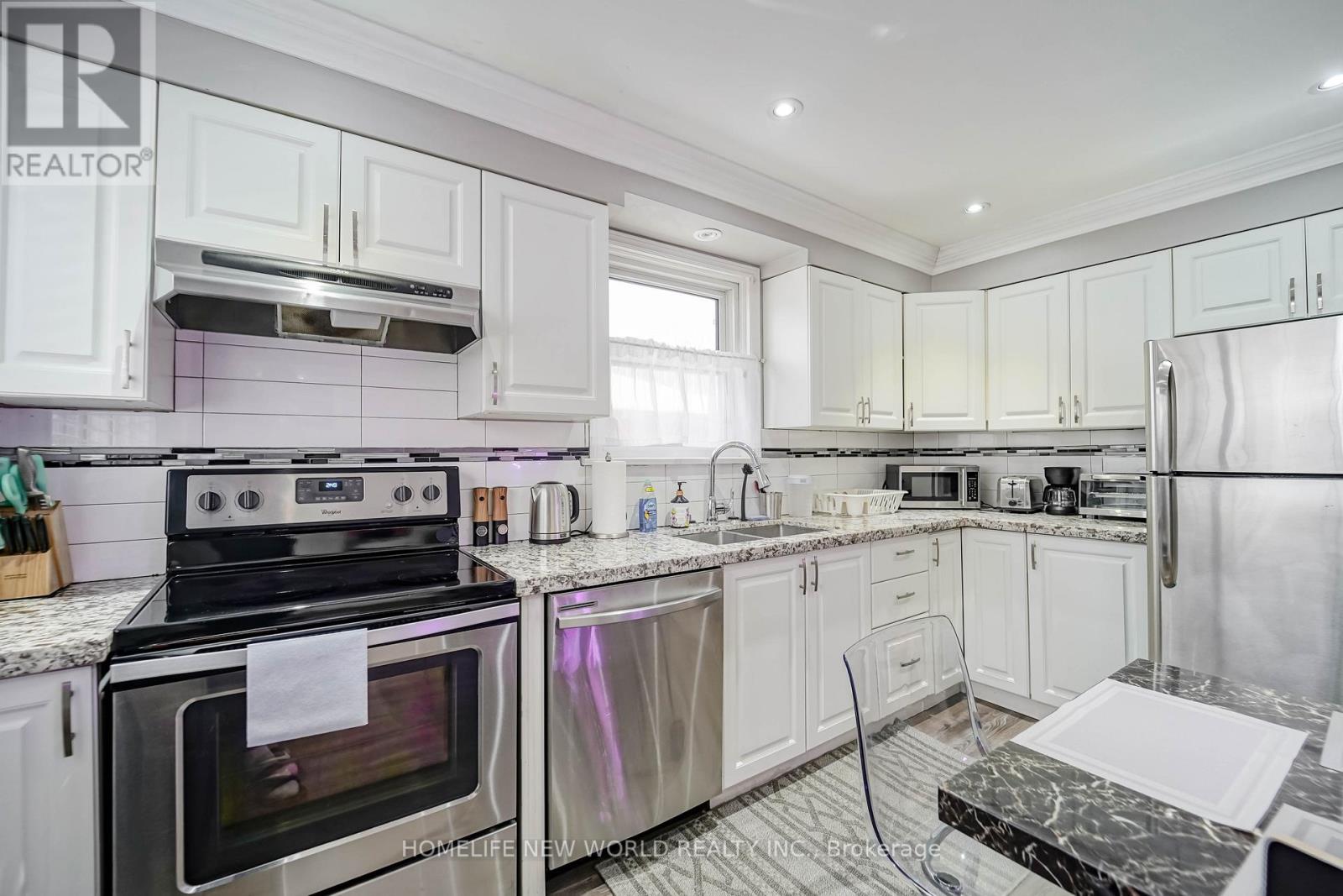 137 Banting Avenue, Oshawa, Ontario  L1H 2M5 - Photo 8 - E12664306