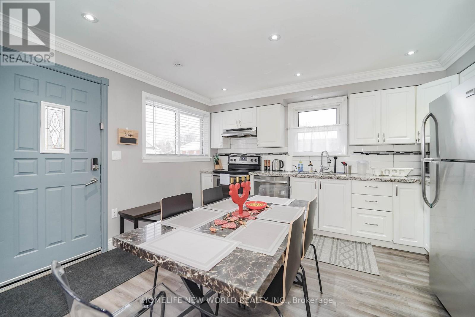 137 Banting Avenue, Oshawa, Ontario  L1H 2M5 - Photo 9 - E12664306