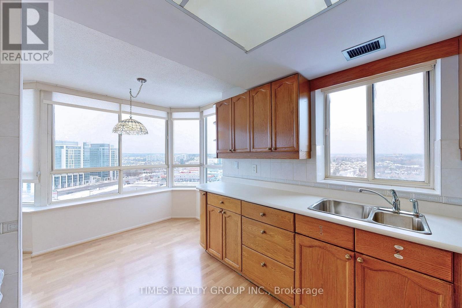 1503 - 33 Weldrick Road E, Richmond Hill, Ontario  L4C 8W4 - Photo 14 - N12664252