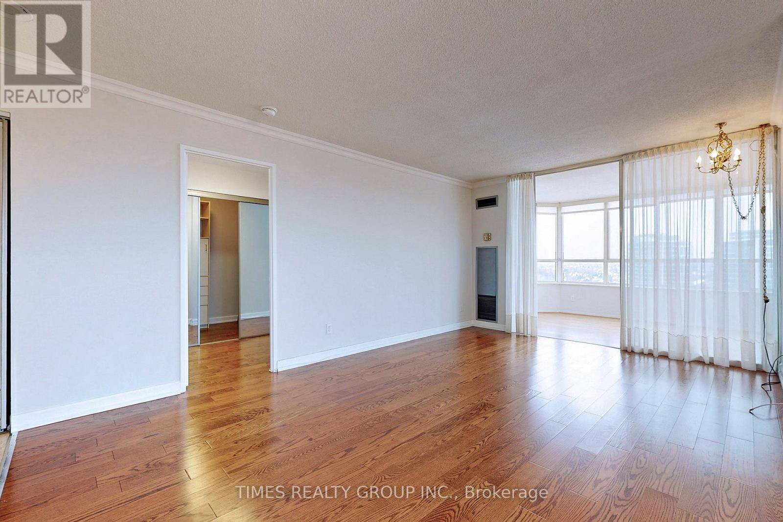 1503 - 33 Weldrick Road E, Richmond Hill, Ontario  L4C 8W4 - Photo 6 - N12664252