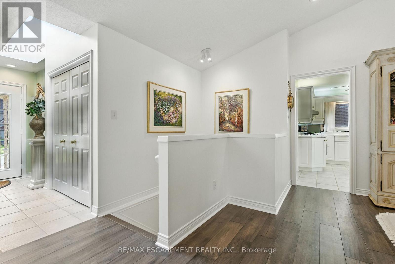 1104 Crofton Way, Burlington, Ontario  L7P 4W8 - Photo 28 - W12664256