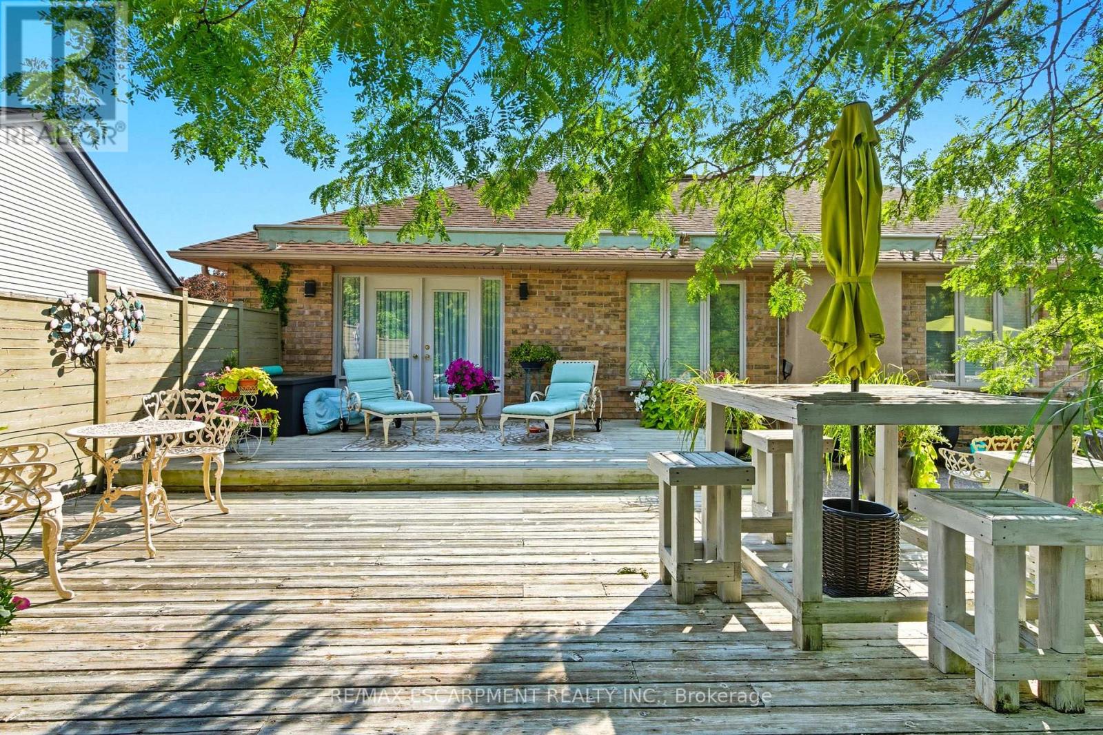 1104 Crofton Way, Burlington, Ontario  L7P 4W8 - Photo 44 - W12664256