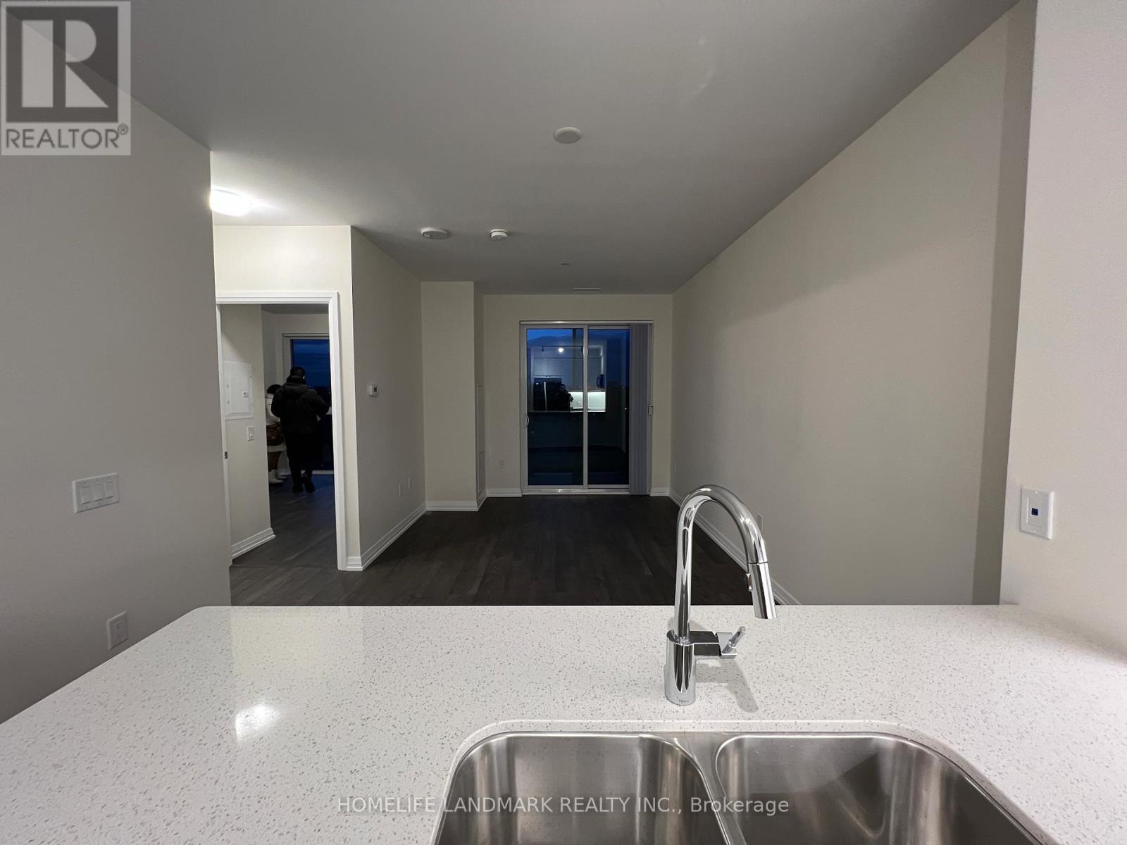 813 - 50 Thomas Riley Road, Toronto, Ontario  P1P 1R2 - Photo 3 - W12664304