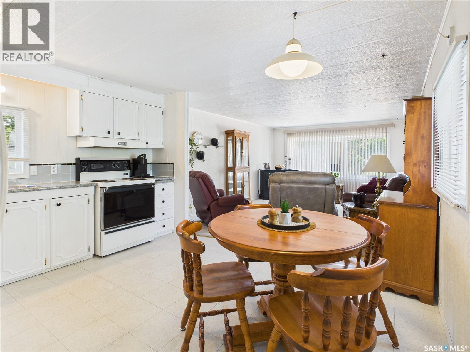 Sk 43 Eastview Trailer Court, Prince Albert, Saskatchewan  S6V 5P9 - Photo 16 - SK026175