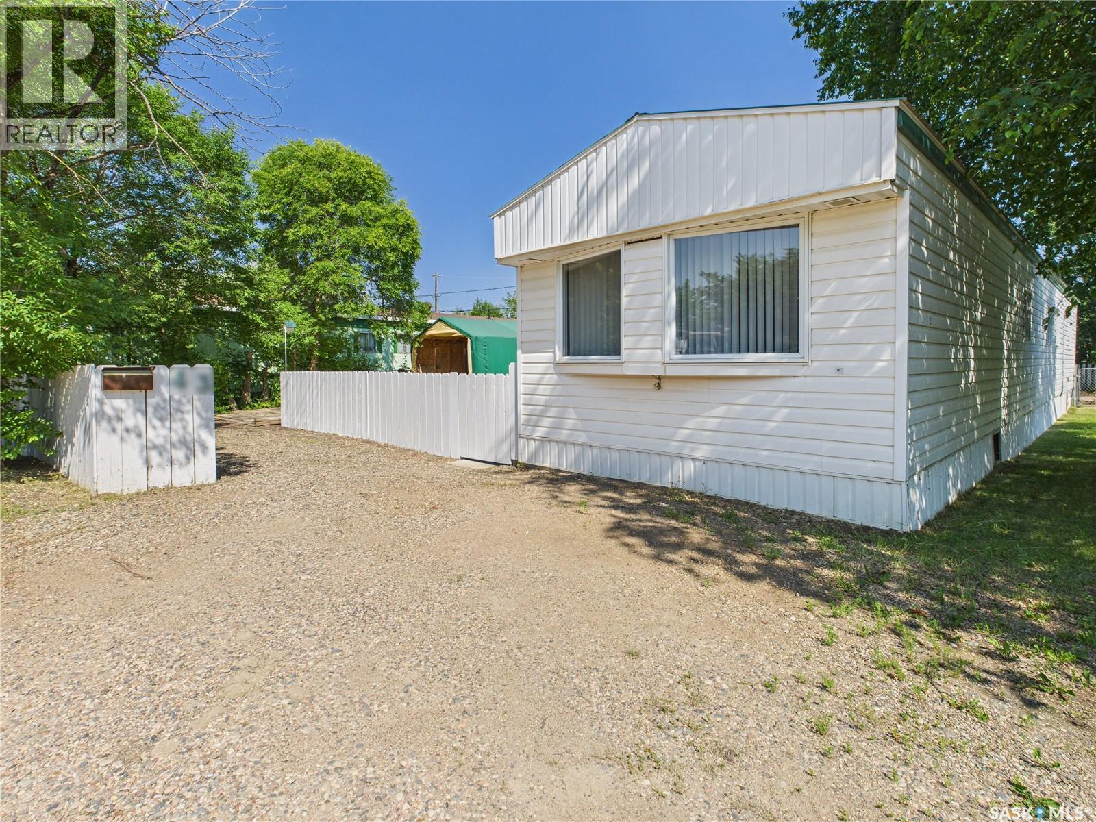 Sk 43 Eastview Trailer Court, Prince Albert, Saskatchewan  S6V 5P9 - Photo 30 - SK026175