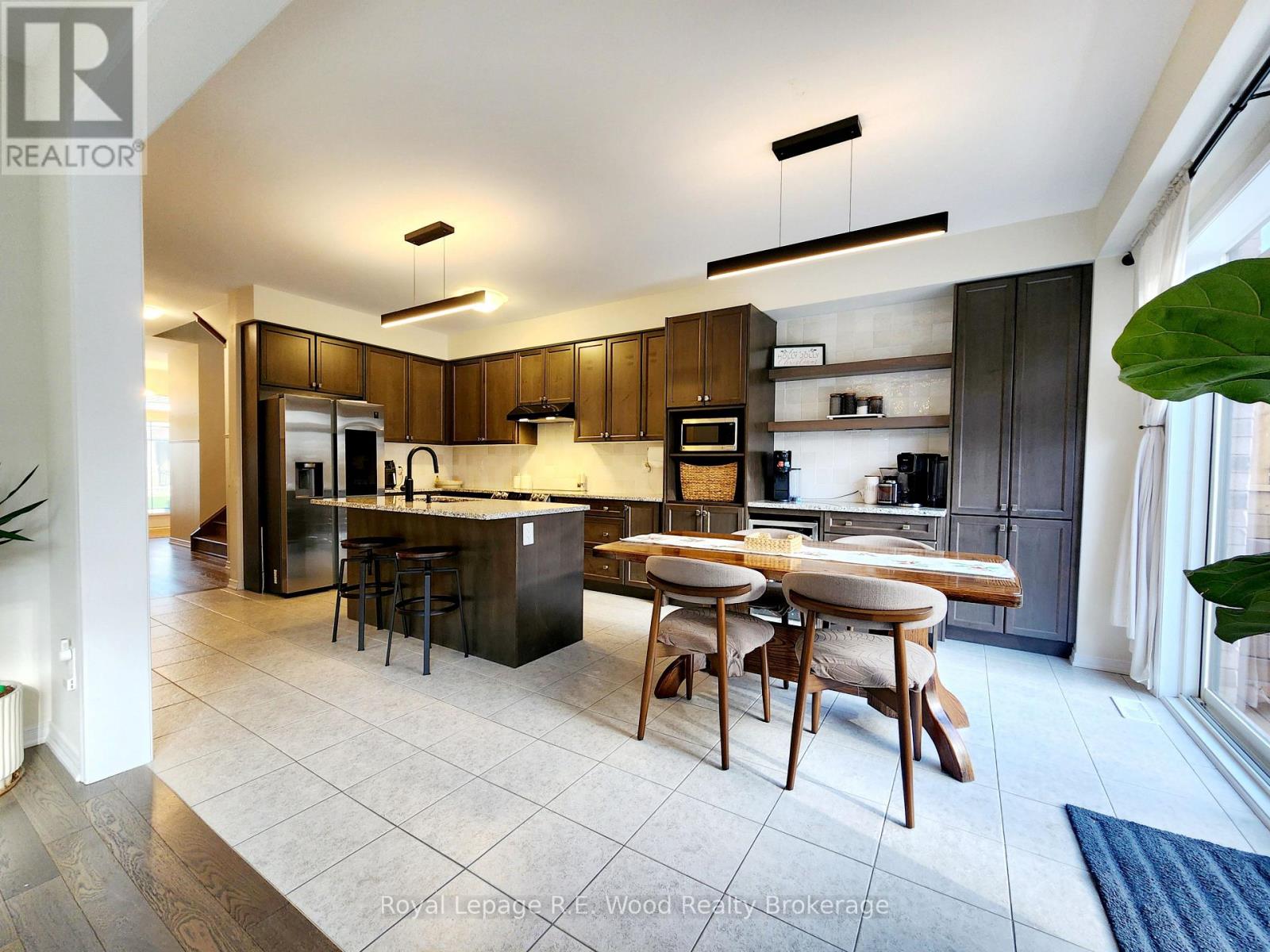 93 Cactus Crescent, Hamilton, Ontario  L8J 0M4 - Photo 5 - X12664346