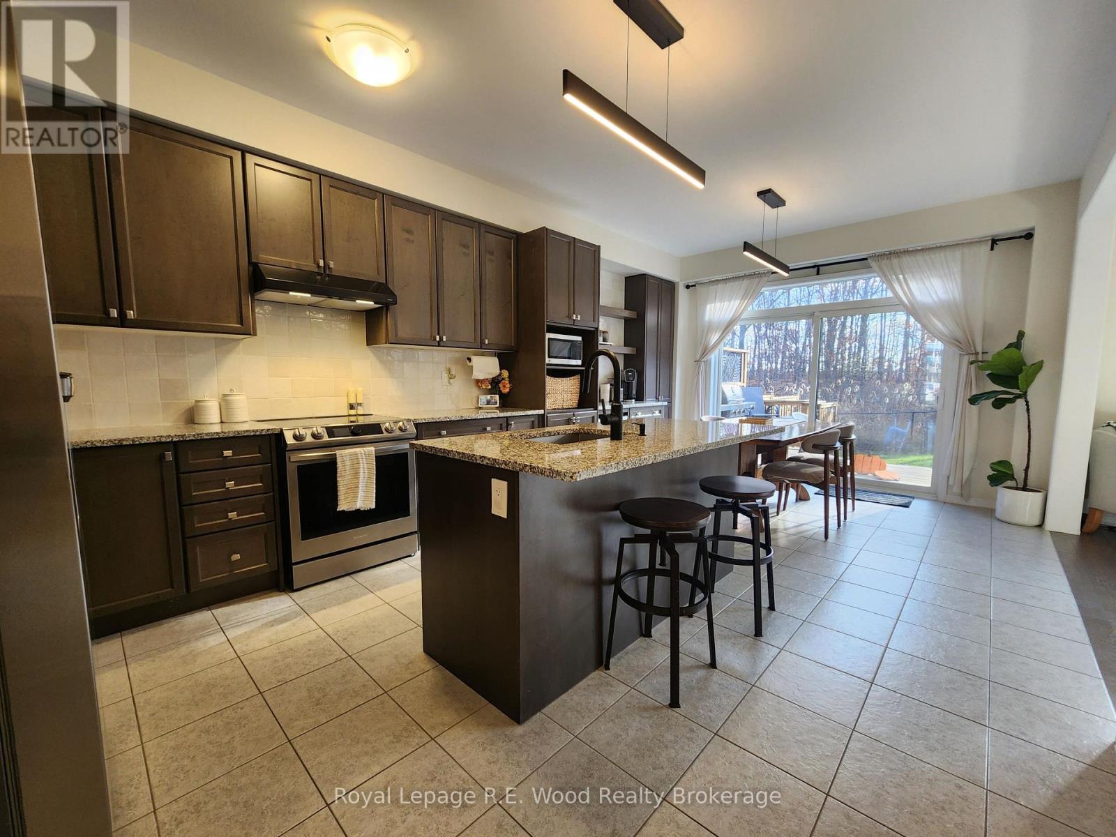 93 Cactus Crescent, Hamilton, Ontario  L8J 0M4 - Photo 7 - X12664346