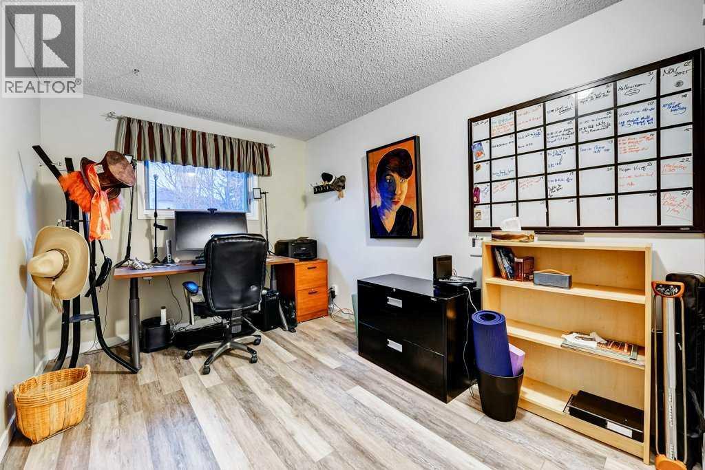 28 Hawktree Circle Nw, Calgary, Alberta  T3G 3M2 - Photo 19 - A2276707