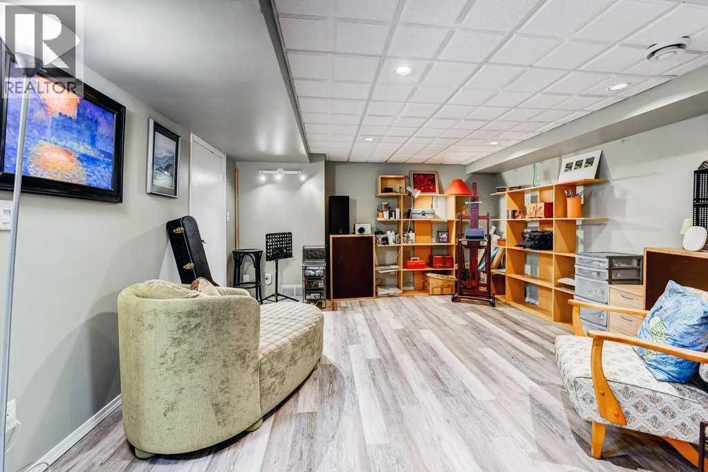 28 Hawktree Circle Nw, Calgary, Alberta  T3G 3M2 - Photo 22 - A2276707