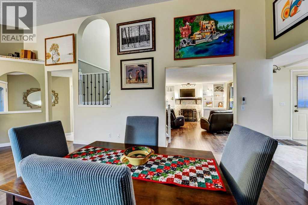 28 Hawktree Circle Nw, Calgary, Alberta  T3G 3M2 - Photo 4 - A2276707