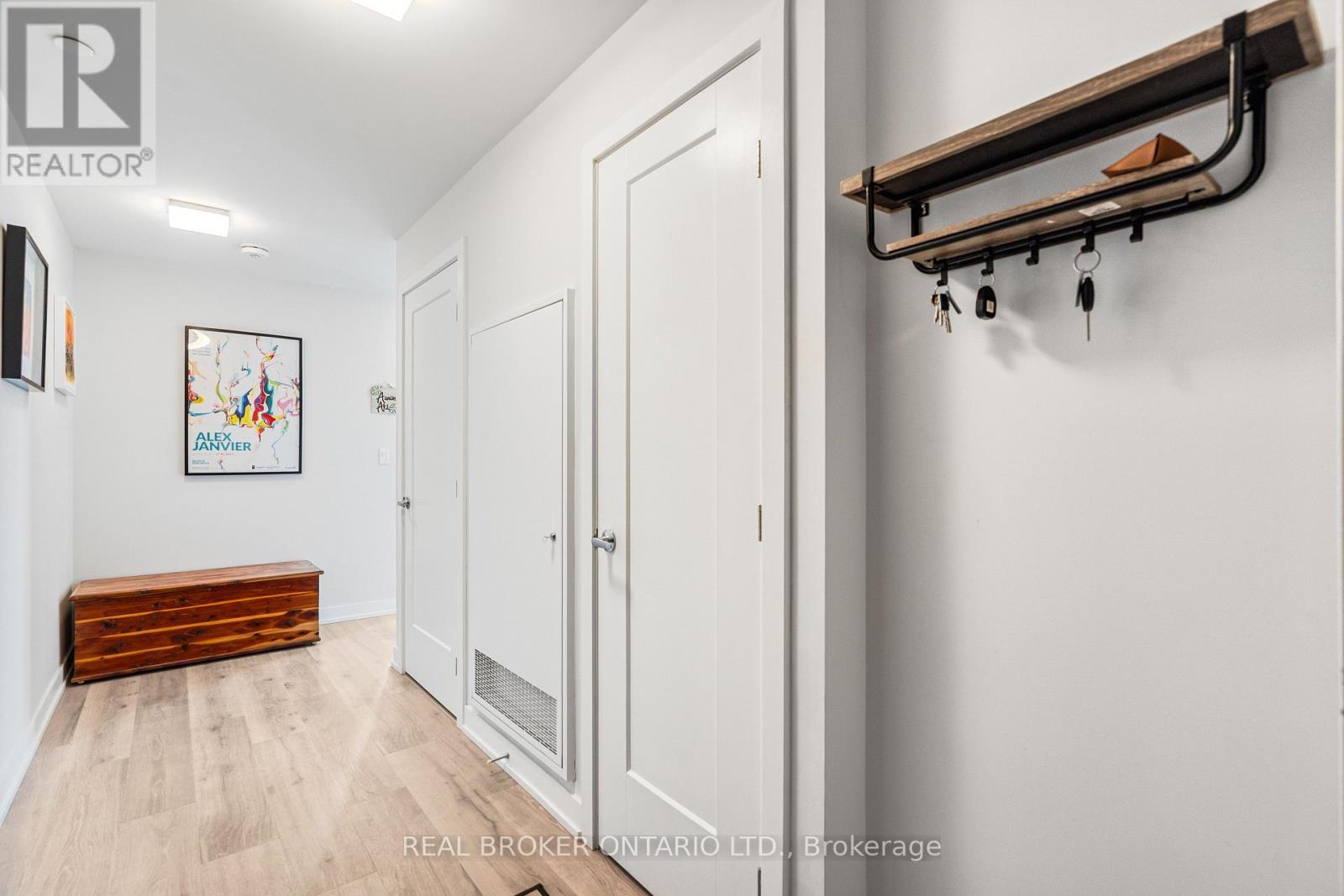 310 - 530 De Mazenod Avenue, Ottawa, Ontario  K1S 5W8 - Photo 4 - X12664374