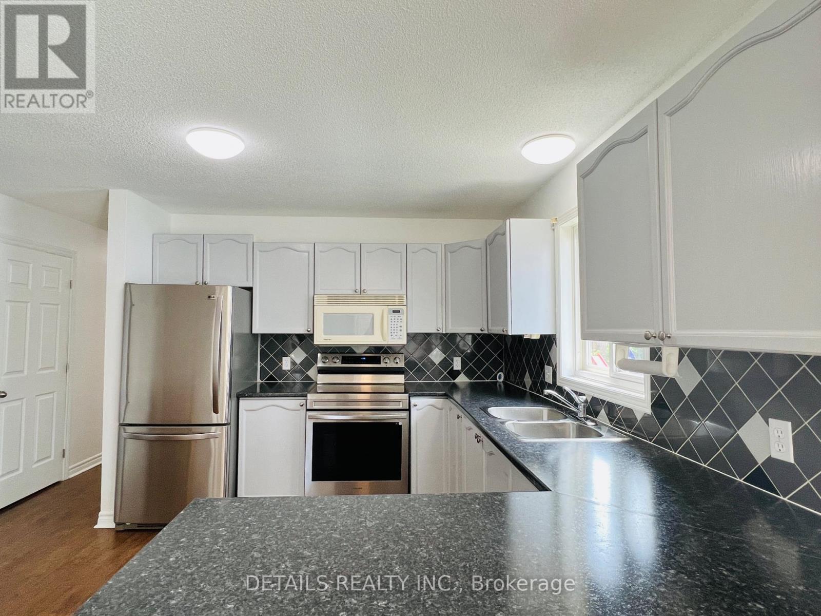 201 Mississippi Road, Carleton Place, Ontario K7C 4N2 - Photo 3 - X12664410