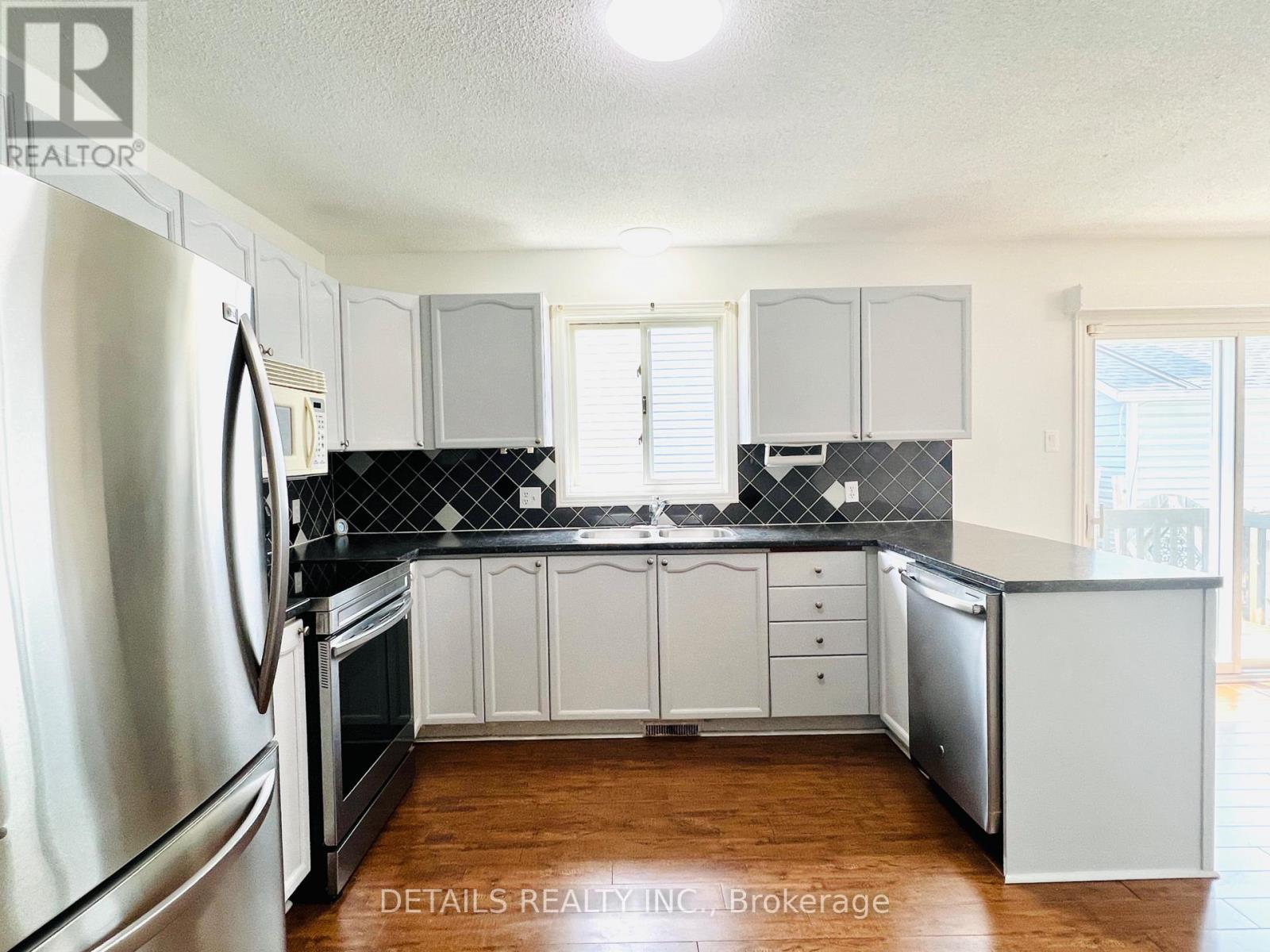 201 Mississippi Road, Carleton Place, Ontario K7C 4N2 - Photo 4 - X12664410