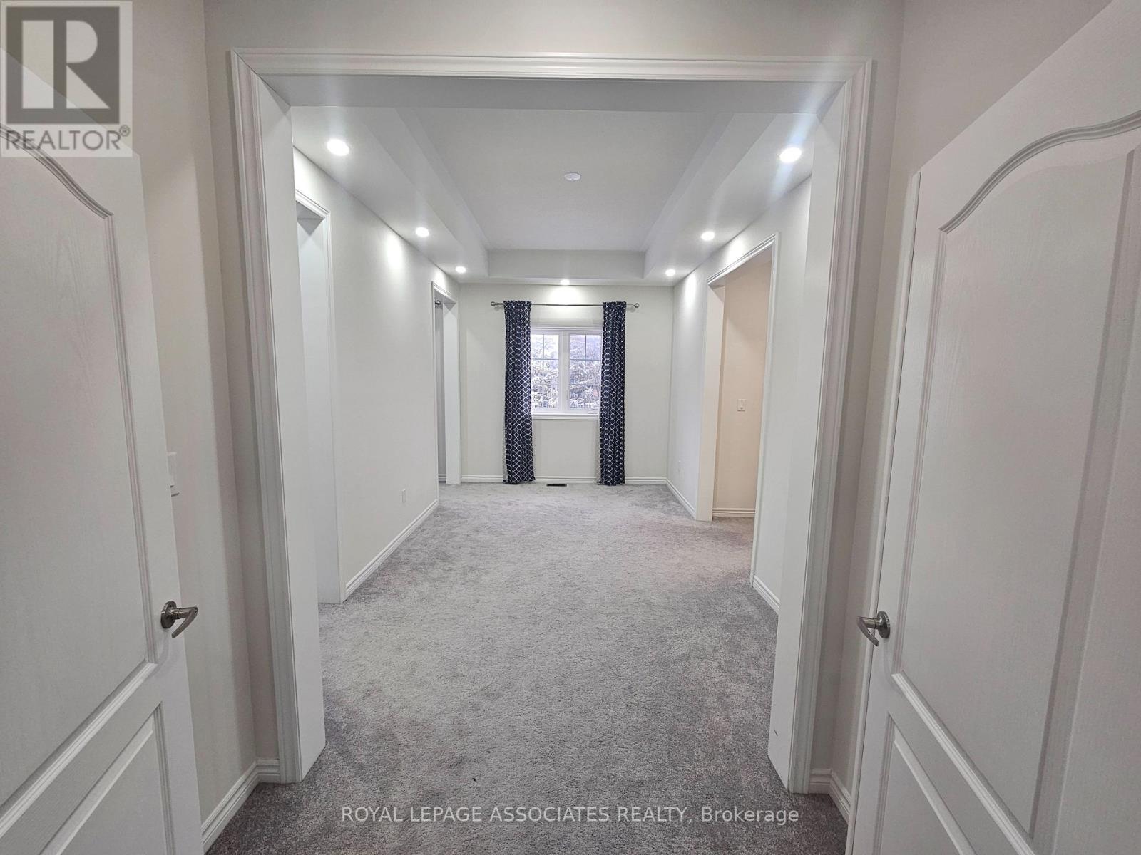 307 Reg Harrison Trail, Newmarket, Ontario  L3X 0M2 - Photo 10 - N12664354