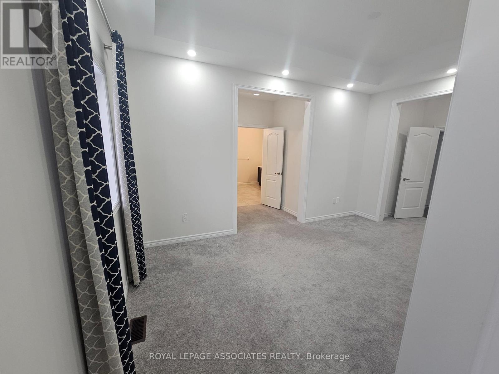 307 Reg Harrison Trail, Newmarket, Ontario  L3X 0M2 - Photo 12 - N12664354