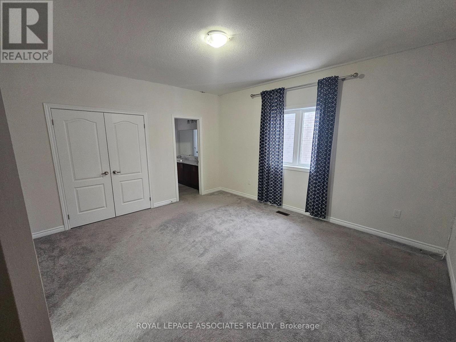 307 Reg Harrison Trail, Newmarket, Ontario  L3X 0M2 - Photo 17 - N12664354