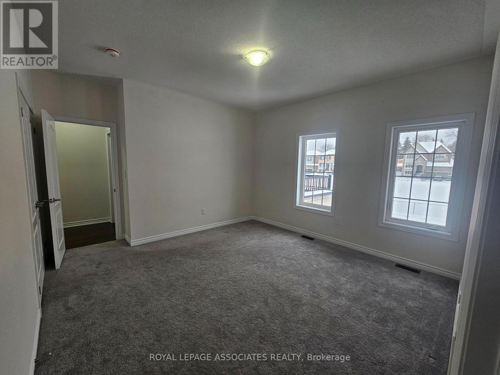 307 Reg Harrison Trail, Newmarket, Ontario  L3X 0M2 - Photo 19 - N12664354