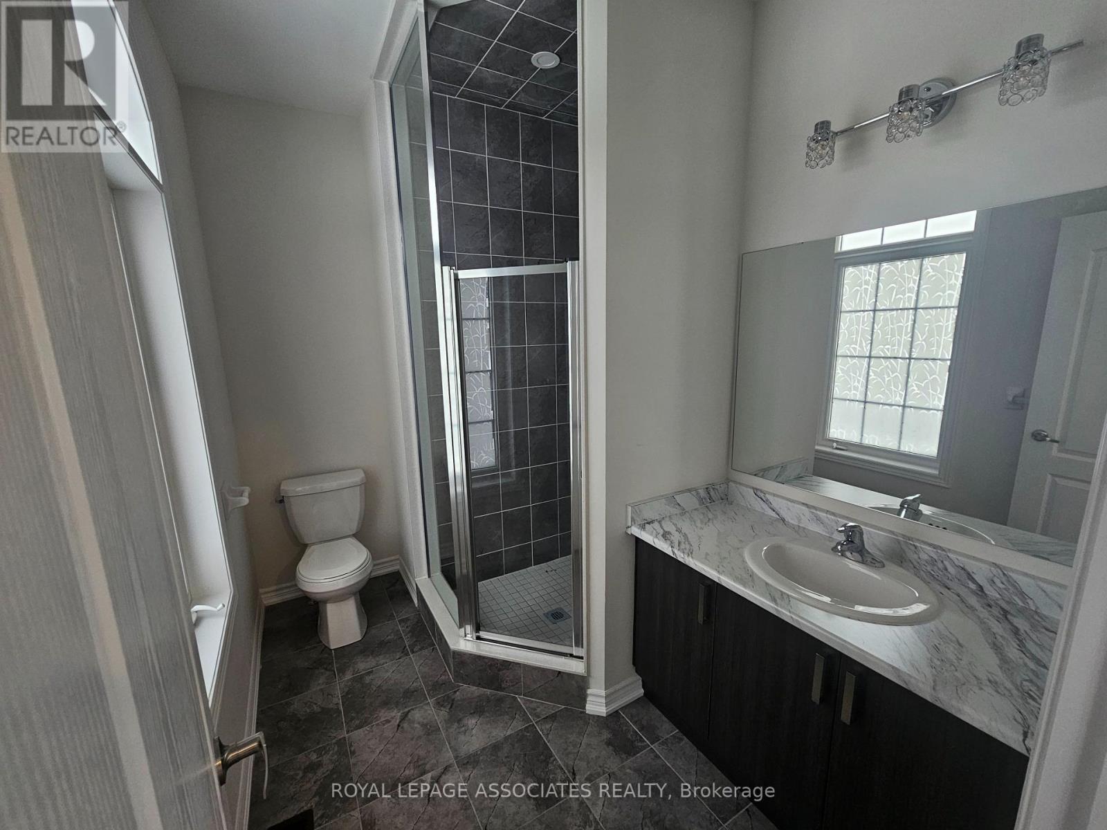 307 Reg Harrison Trail, Newmarket, Ontario  L3X 0M2 - Photo 21 - N12664354