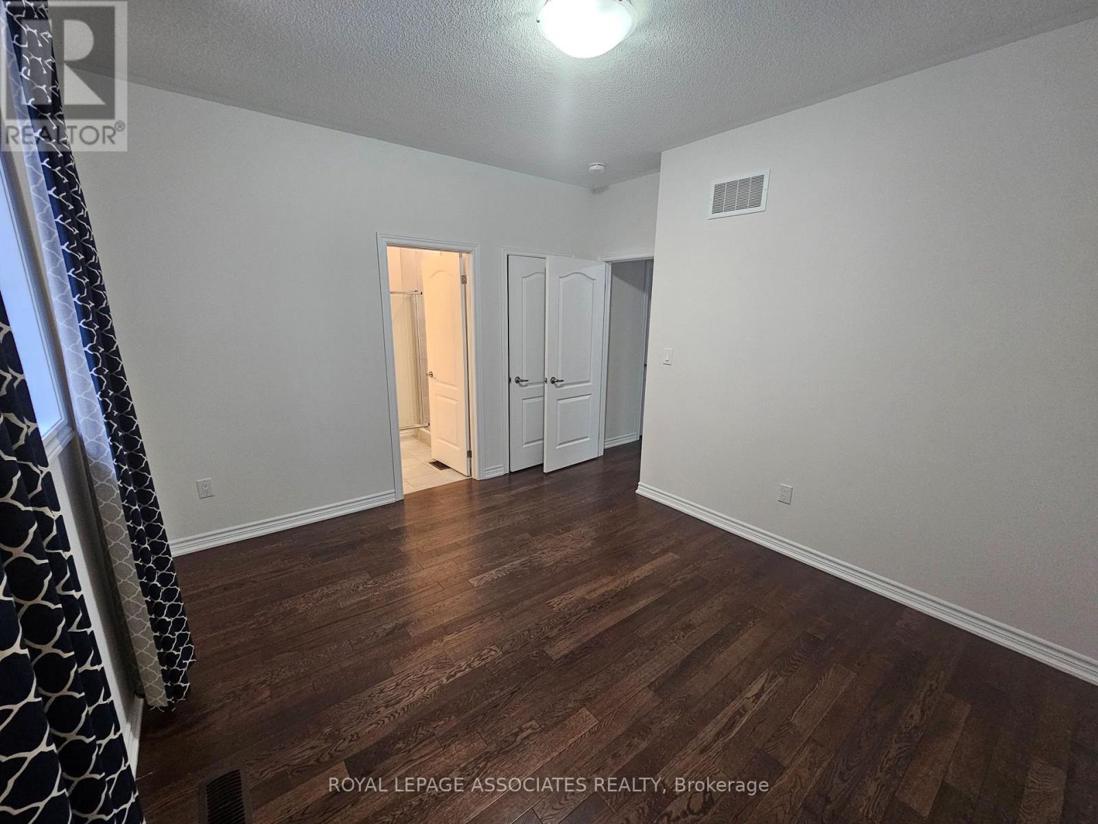 307 Reg Harrison Trail, Newmarket, Ontario  L3X 0M2 - Photo 24 - N12664354