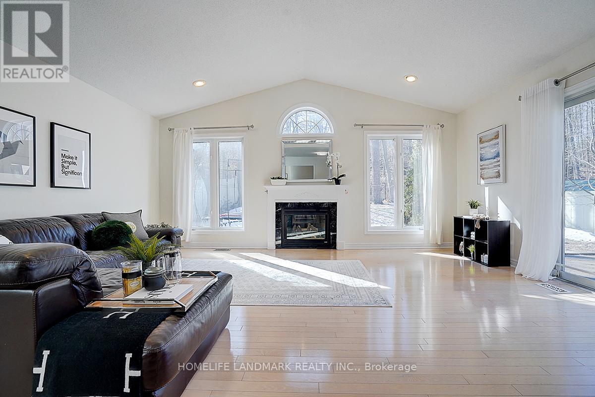 65 Crimson Ridge Road, Barrie, Ontario  L4N 0G7 - Photo 13 - S12664360