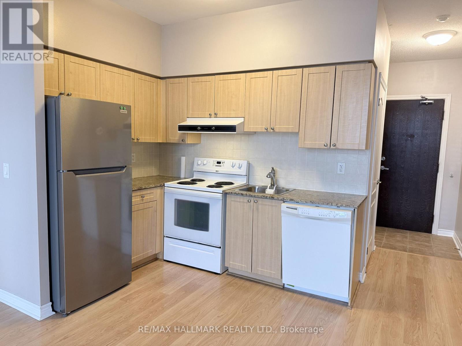 1001 - 15 North Park Road, Vaughan, Ontario  L4J 0A1 - Photo 4 - N12597938