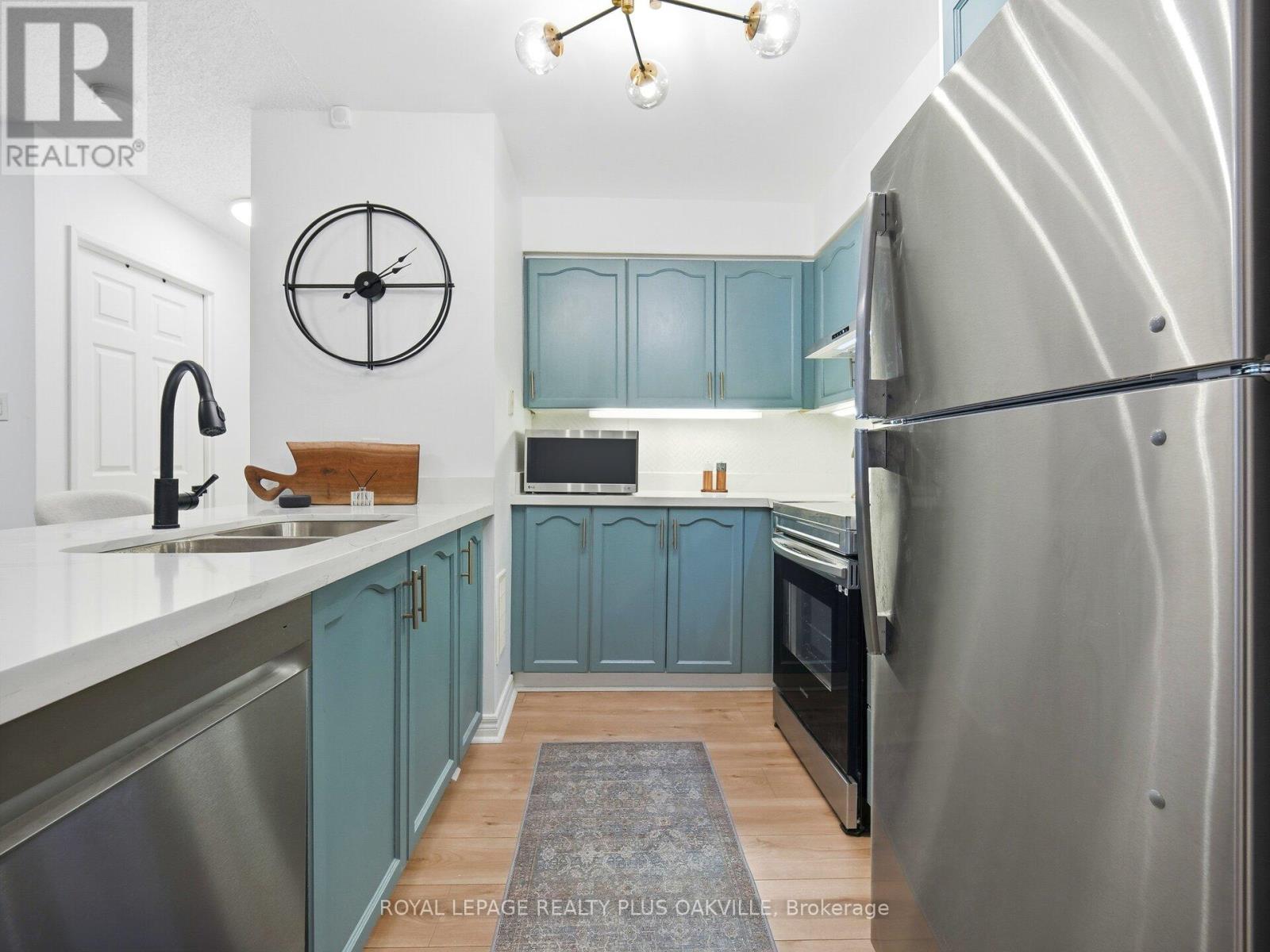 2016 - 156 Enfield Place, Mississauga, Ontario  L5B 4L8 - Photo 10 - W12664072