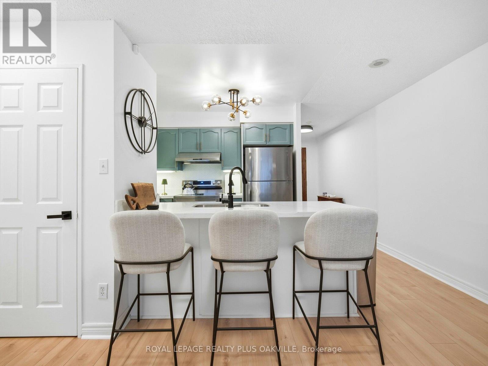 2016 - 156 Enfield Place, Mississauga, Ontario  L5B 4L8 - Photo 9 - W12664072