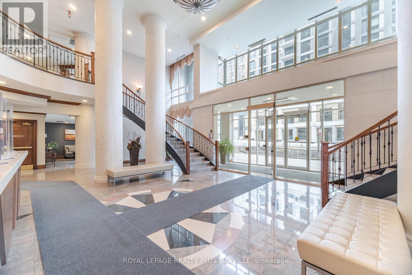 2016 - 156 Enfield Place, Mississauga, Ontario  L5B 4L8 - Photo 4 - W12664072