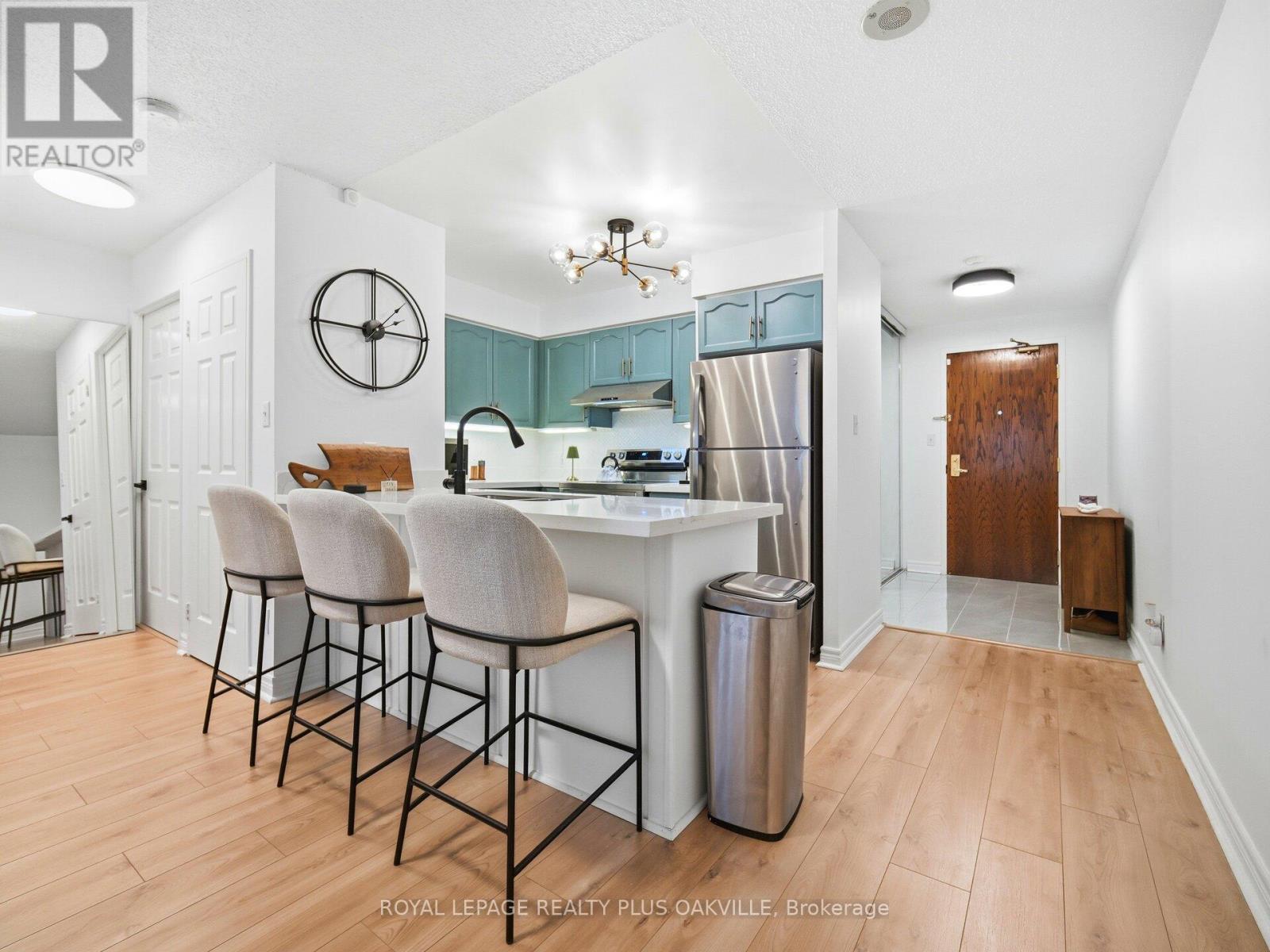 2016 - 156 Enfield Place, Mississauga, Ontario  L5B 4L8 - Photo 8 - W12664072