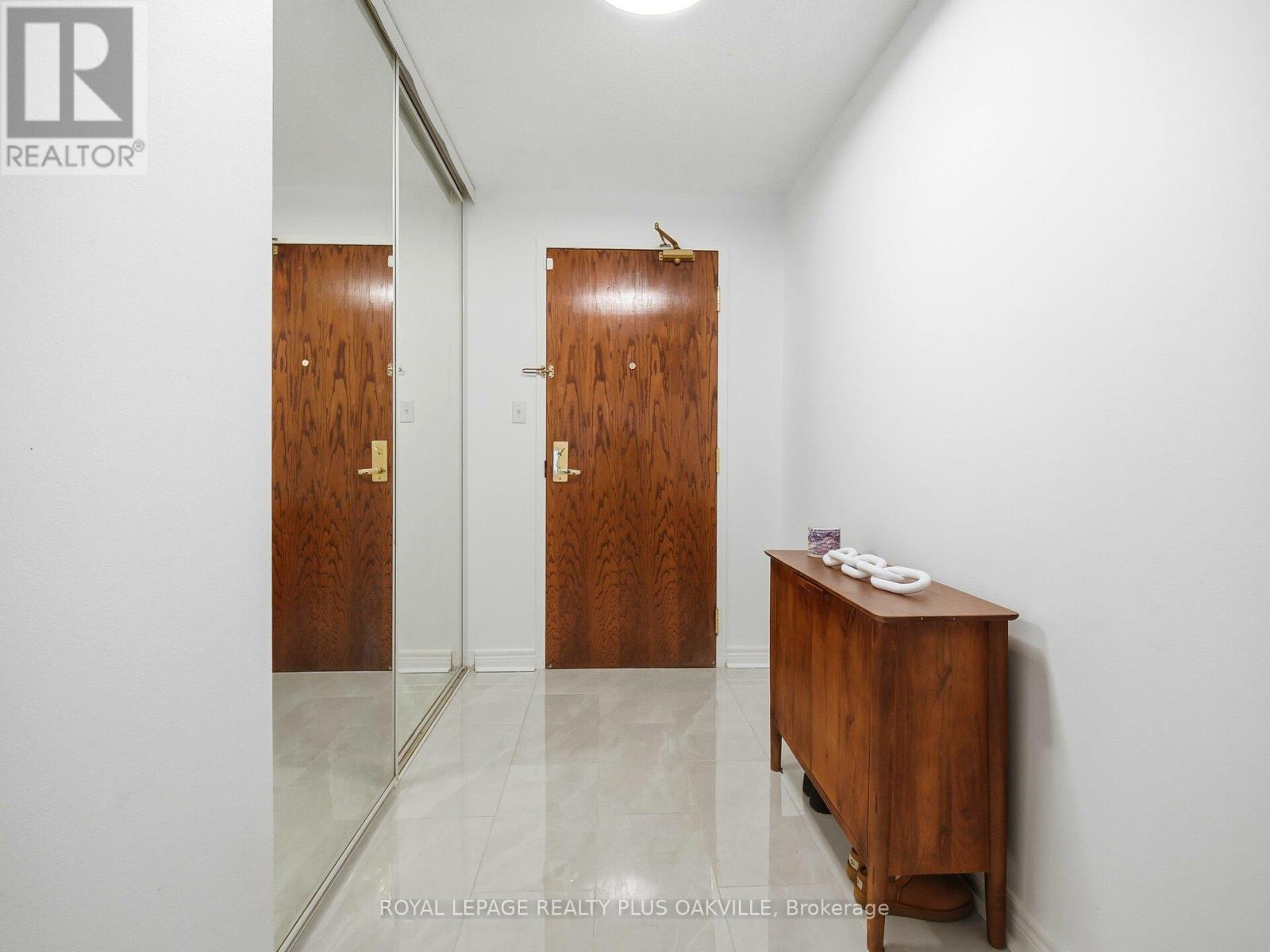 2016 - 156 Enfield Place, Mississauga, Ontario  L5B 4L8 - Photo 6 - W12664072