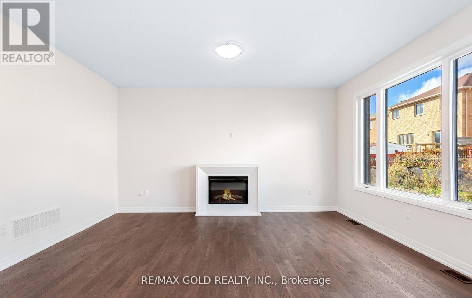 8 Boswell Drive, Brampton, Ontario  L6P 4R7 - Photo 13 - W12664330