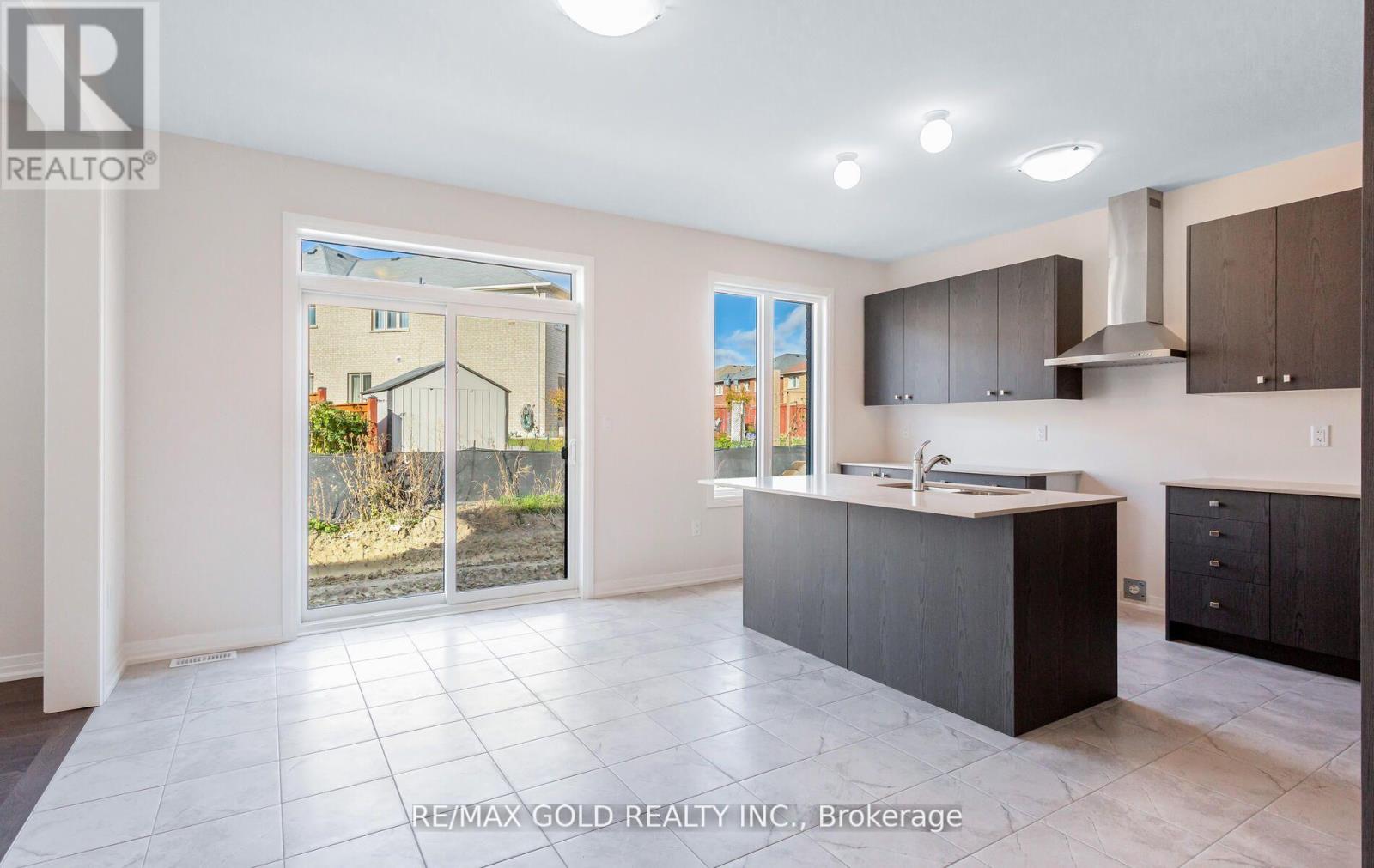 8 Boswell Drive, Brampton, Ontario  L6P 4R7 - Photo 17 - W12664330