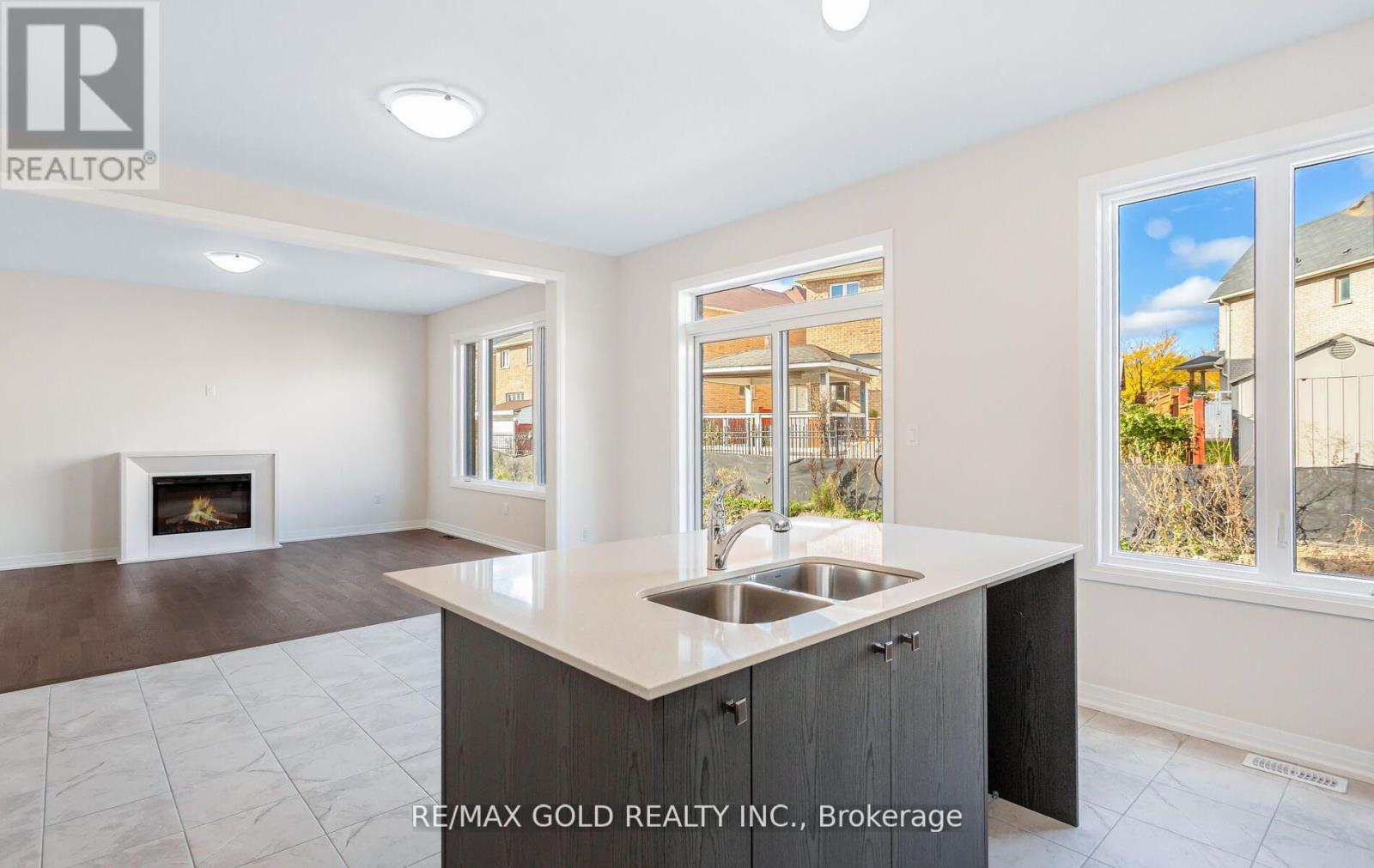 8 Boswell Drive, Brampton, Ontario  L6P 4R7 - Photo 21 - W12664330