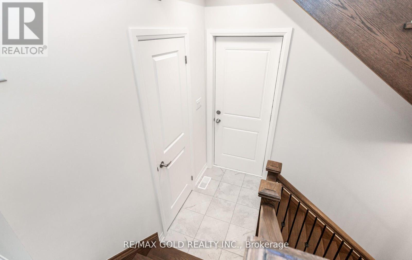 8 Boswell Drive, Brampton, Ontario  L6P 4R7 - Photo 23 - W12664330