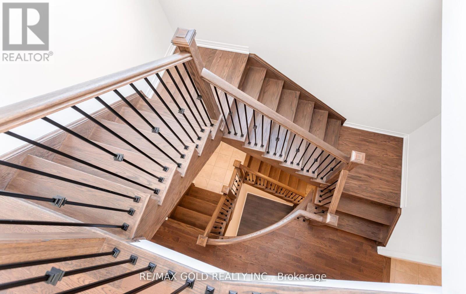 8 Boswell Drive, Brampton, Ontario  L6P 4R7 - Photo 24 - W12664330