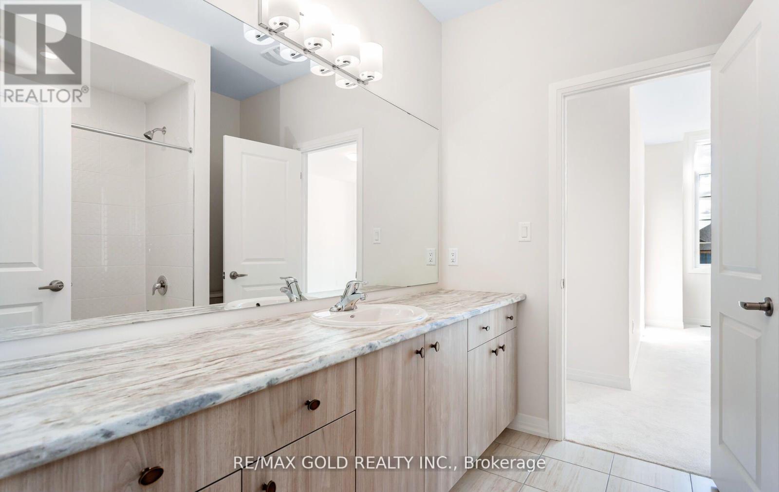 8 Boswell Drive, Brampton, Ontario  L6P 4R7 - Photo 39 - W12664330