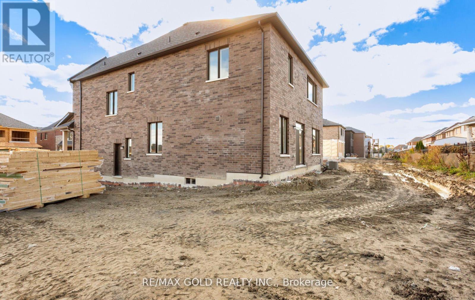 8 Boswell Drive, Brampton, Ontario  L6P 4R7 - Photo 49 - W12664330