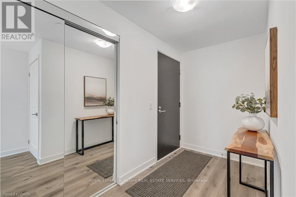 1407 - 2007 James Street, Burlington, Ontario  L7R 0G7 - Photo 3 - W12664362