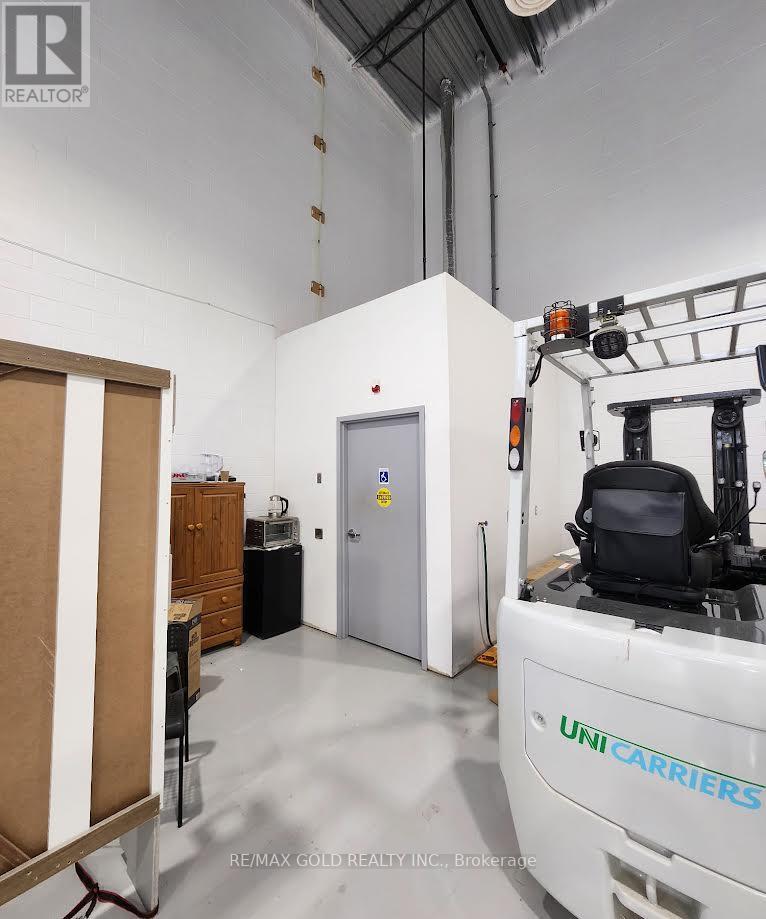 1 & 2 - 1162 King Road, Burlington, Ontario  L7T 0C5 - Photo 10 - W12664370