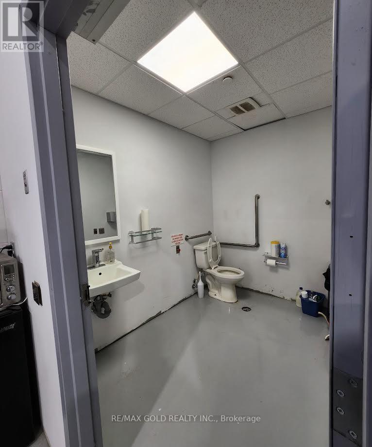 1 & 2 - 1162 King Road, Burlington, Ontario  L7T 0C5 - Photo 11 - W12664370