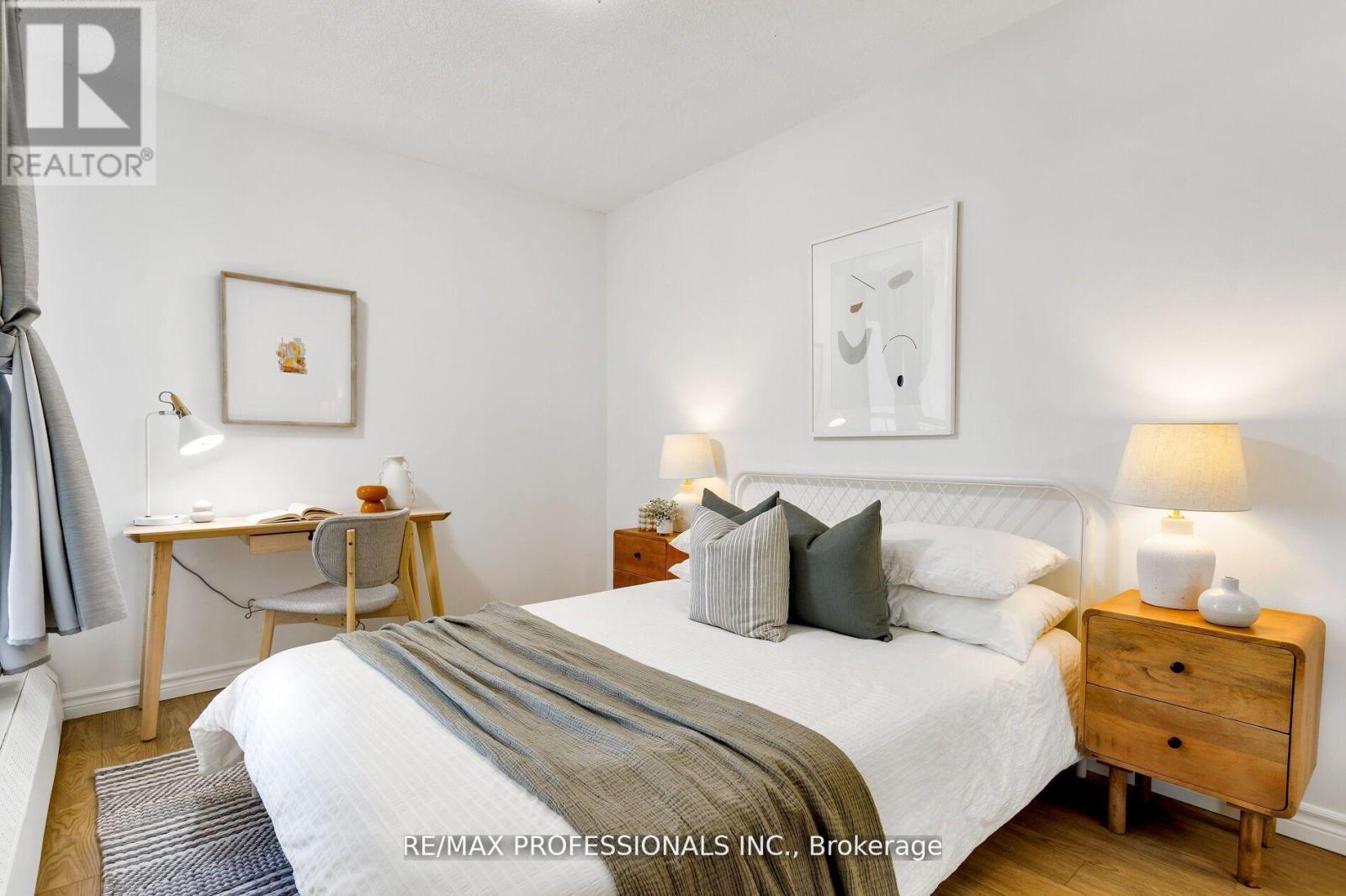 510 - 35 Ormskirk Avenue, Toronto, Ontario  M6S 1A8 - Photo 20 - W12664398