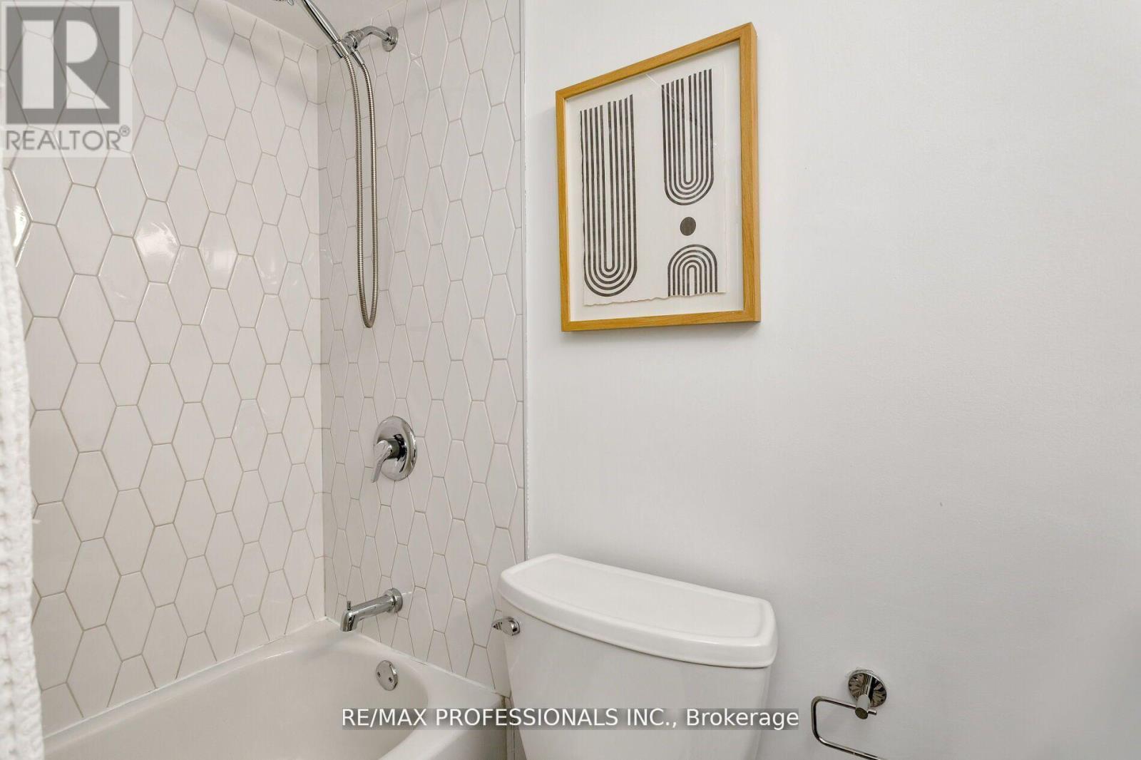 510 - 35 Ormskirk Avenue, Toronto, Ontario  M6S 1A8 - Photo 23 - W12664398