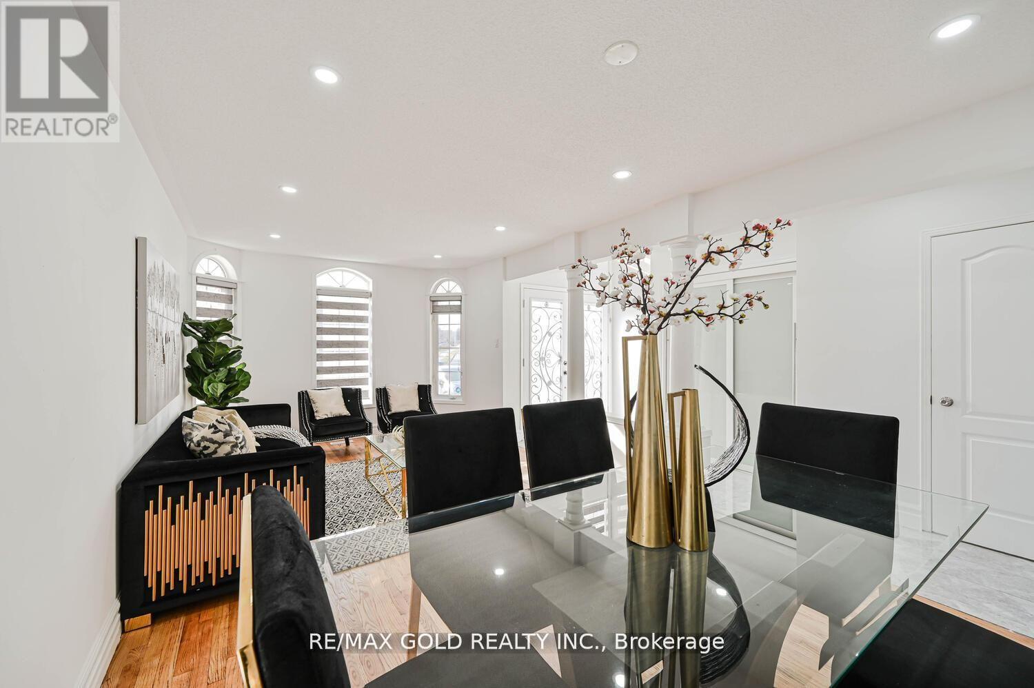 51 Jack Rabbit Crescent, Brampton, Ontario  L6R 2E4 - Photo 11 - W12664404