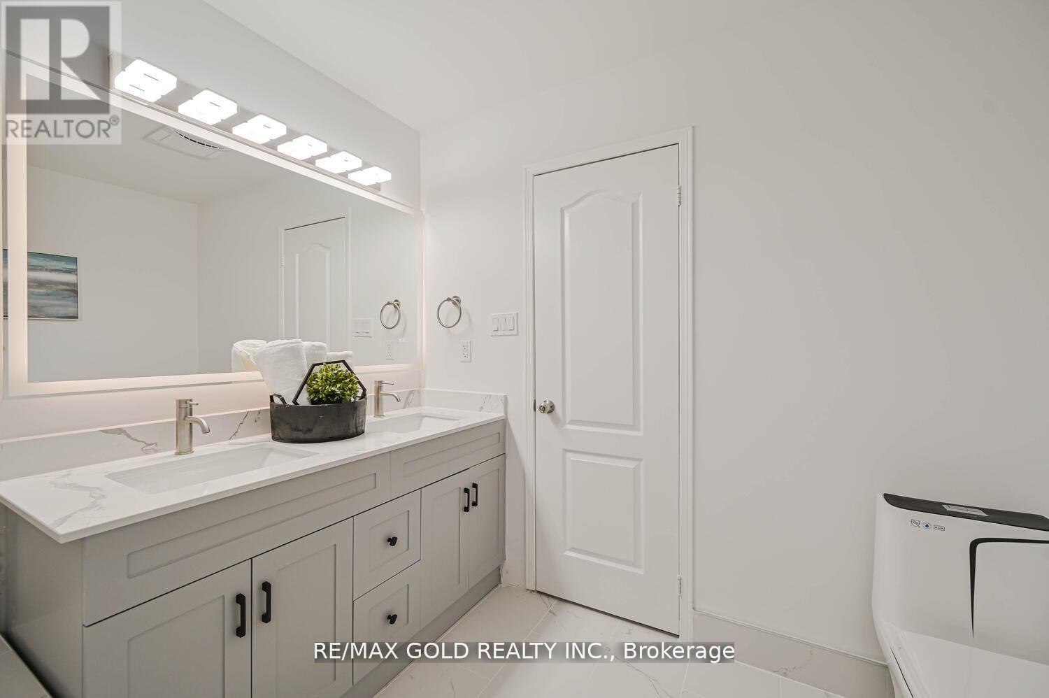 51 Jack Rabbit Crescent, Brampton, Ontario  L6R 2E4 - Photo 29 - W12664404