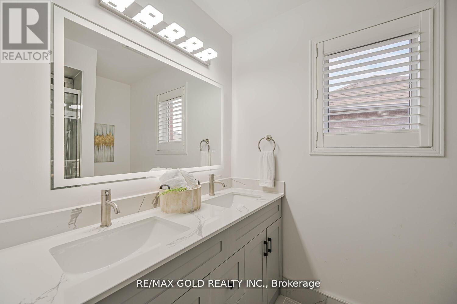 51 Jack Rabbit Crescent, Brampton, Ontario  L6R 2E4 - Photo 35 - W12664404